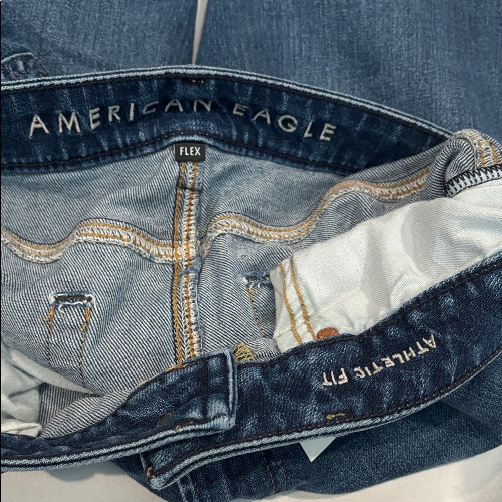 American Eagle Outfitters Flex Athletic Jeans - Picture 4 of 4